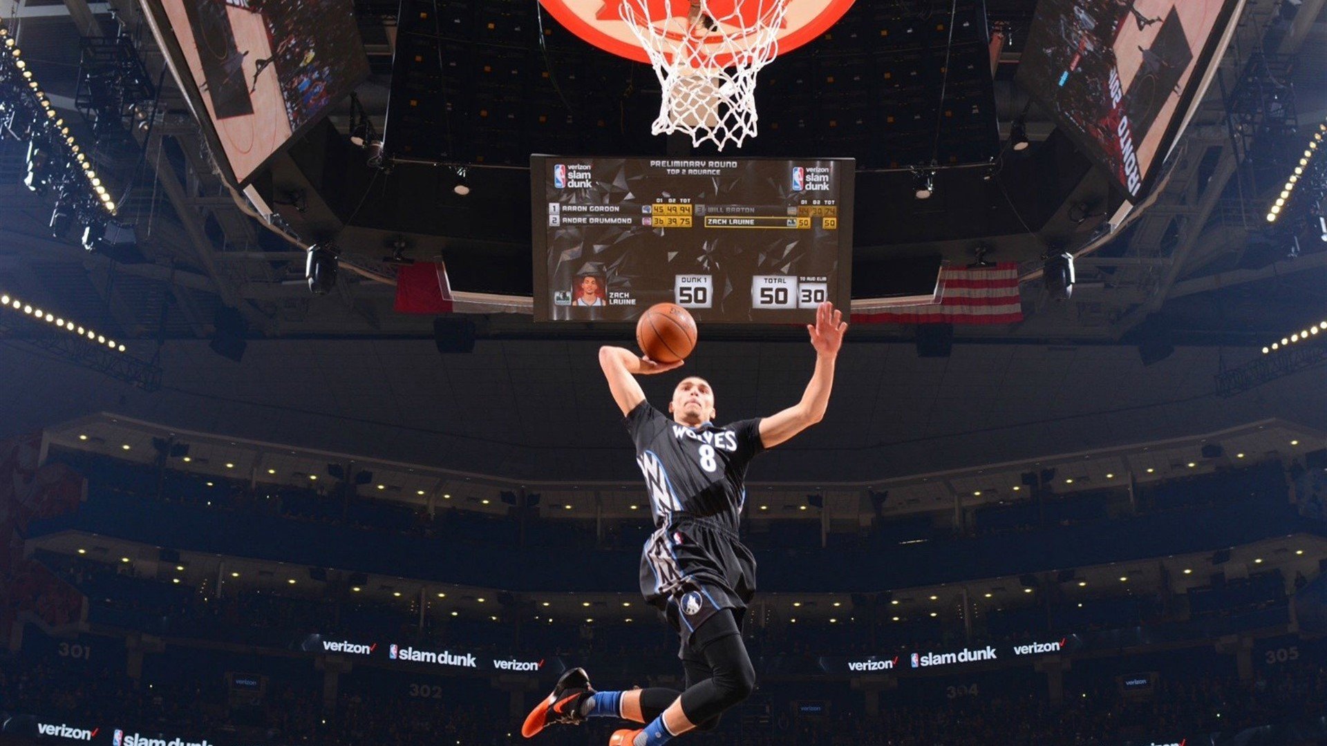 开云体育官网-当蓝月黯淡，蓝黑为生命祈祷，一场超越胜负的守望，当蓝月黯淡，蓝黑为生命祈祷，一场超越胜负的守望