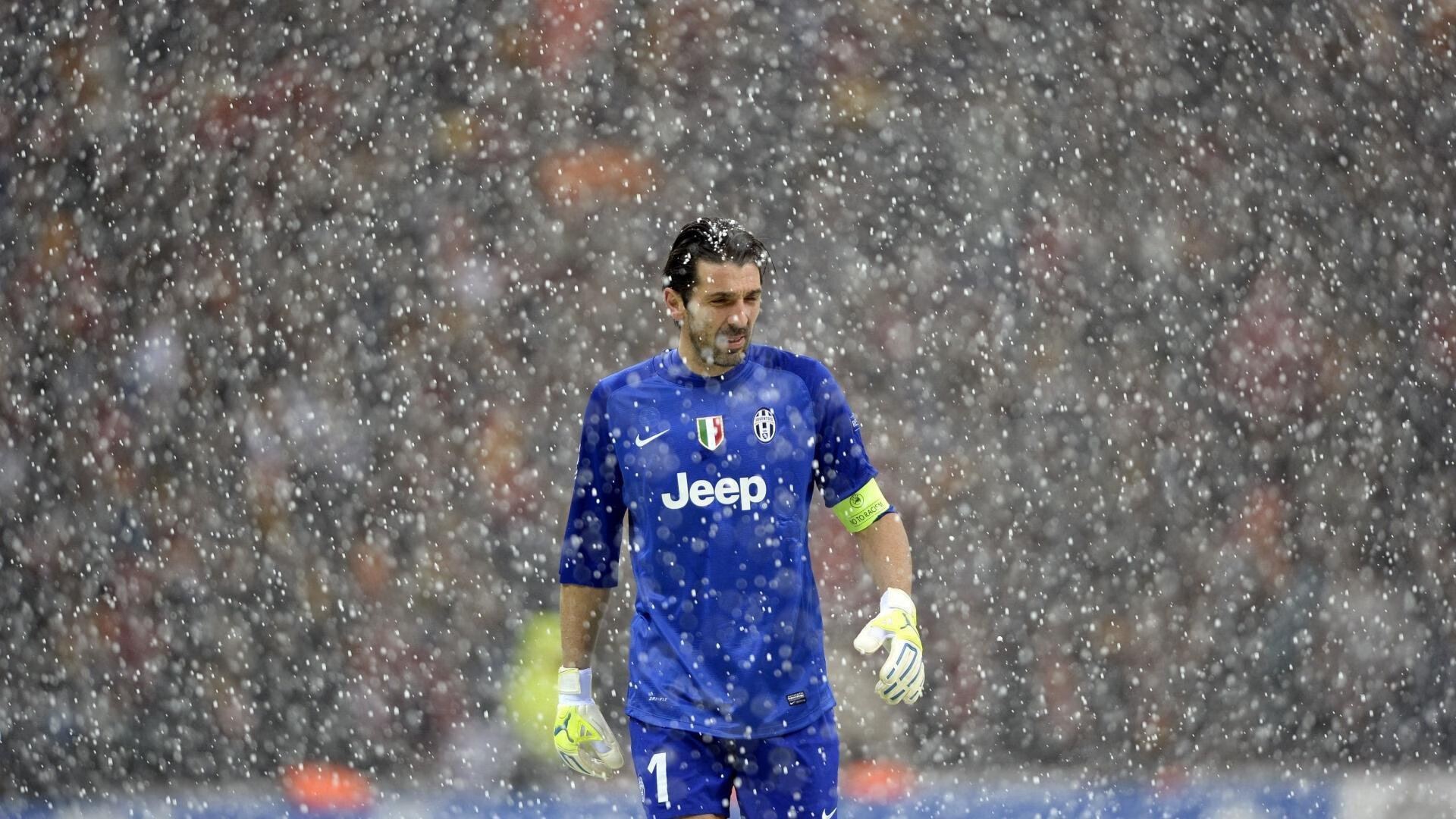 开云体育app-铁幕下的巴黎，多纳鲁马如何用双手撑起大巴黎的欧冠雄心，铁幕下的守护神，多纳鲁马托起巴黎欧冠梦